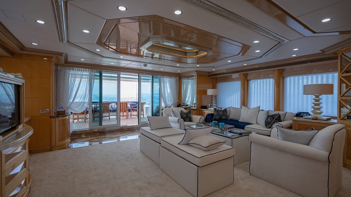 Аренда моторной яхты 	Heesen 129 Lady Azul на Пхукете